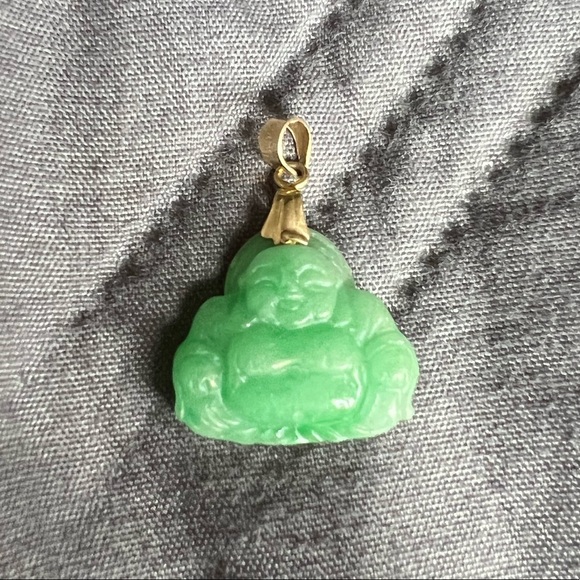 Genuine Jade Buddha Pendant - Picture 1 of 4